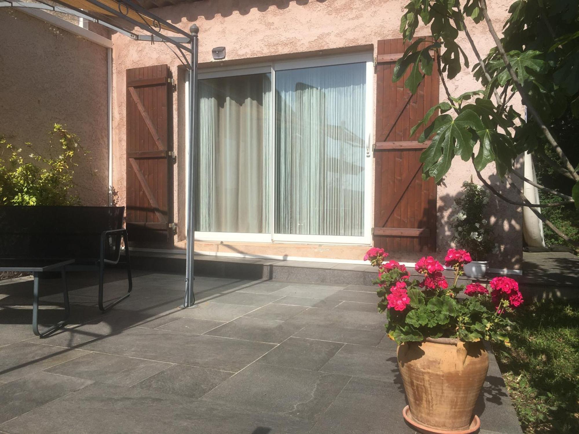 Chez Charles Et Marie, Independant De La Maison, Acces Piscine, Tres Calme, *